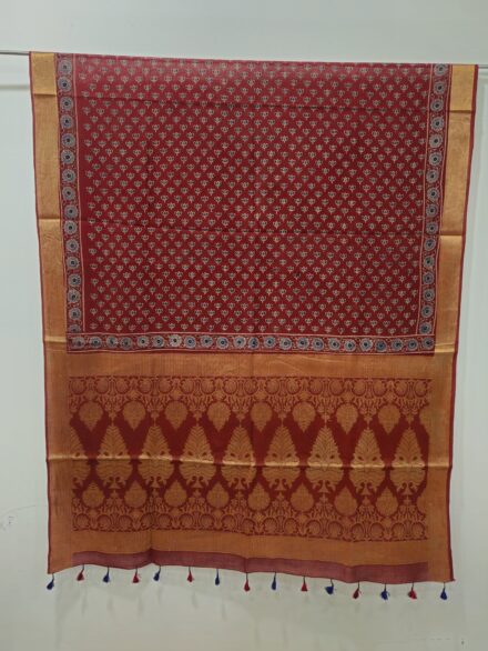 small repeating floral motif